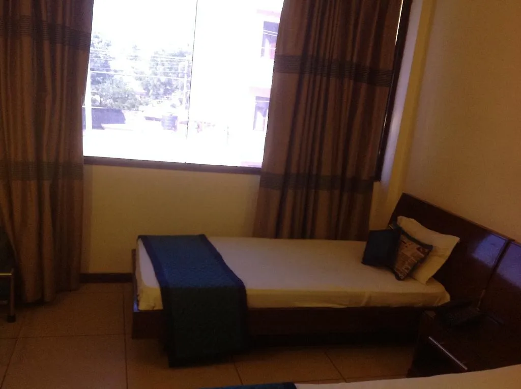 Rio Hotel Zirakpur 2*,  India